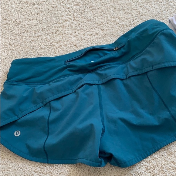 Lululemon Shorts Bundle!! Size 6 Speed Up - Picture 4 of 4